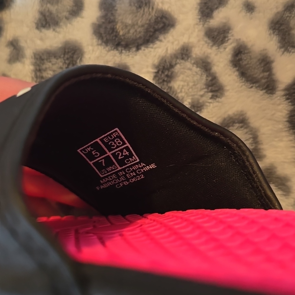 Puma Slides - Picture 3 of 5